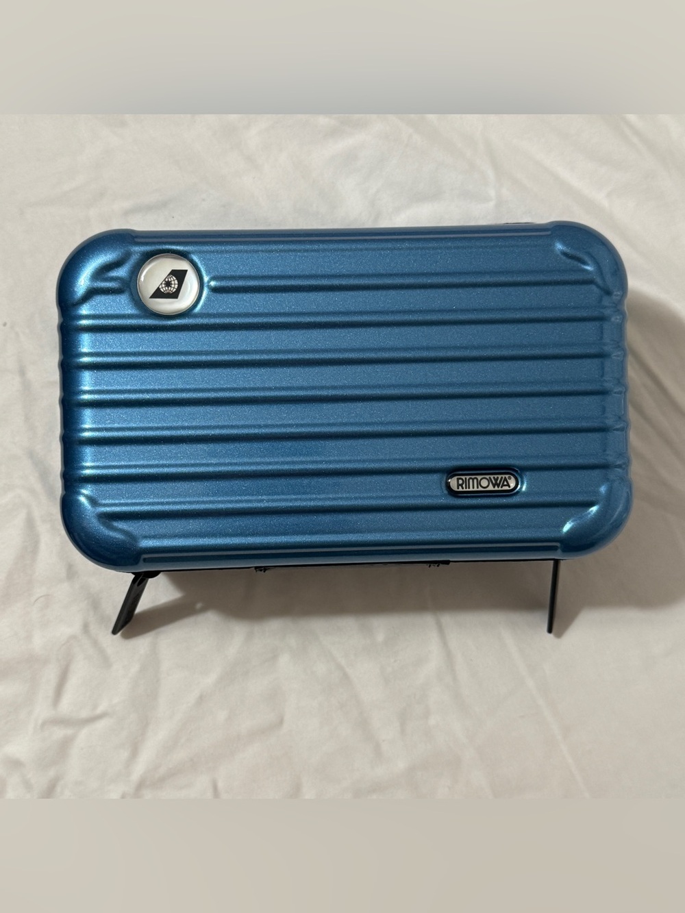 Rimowa x Eva Air Business Kit
